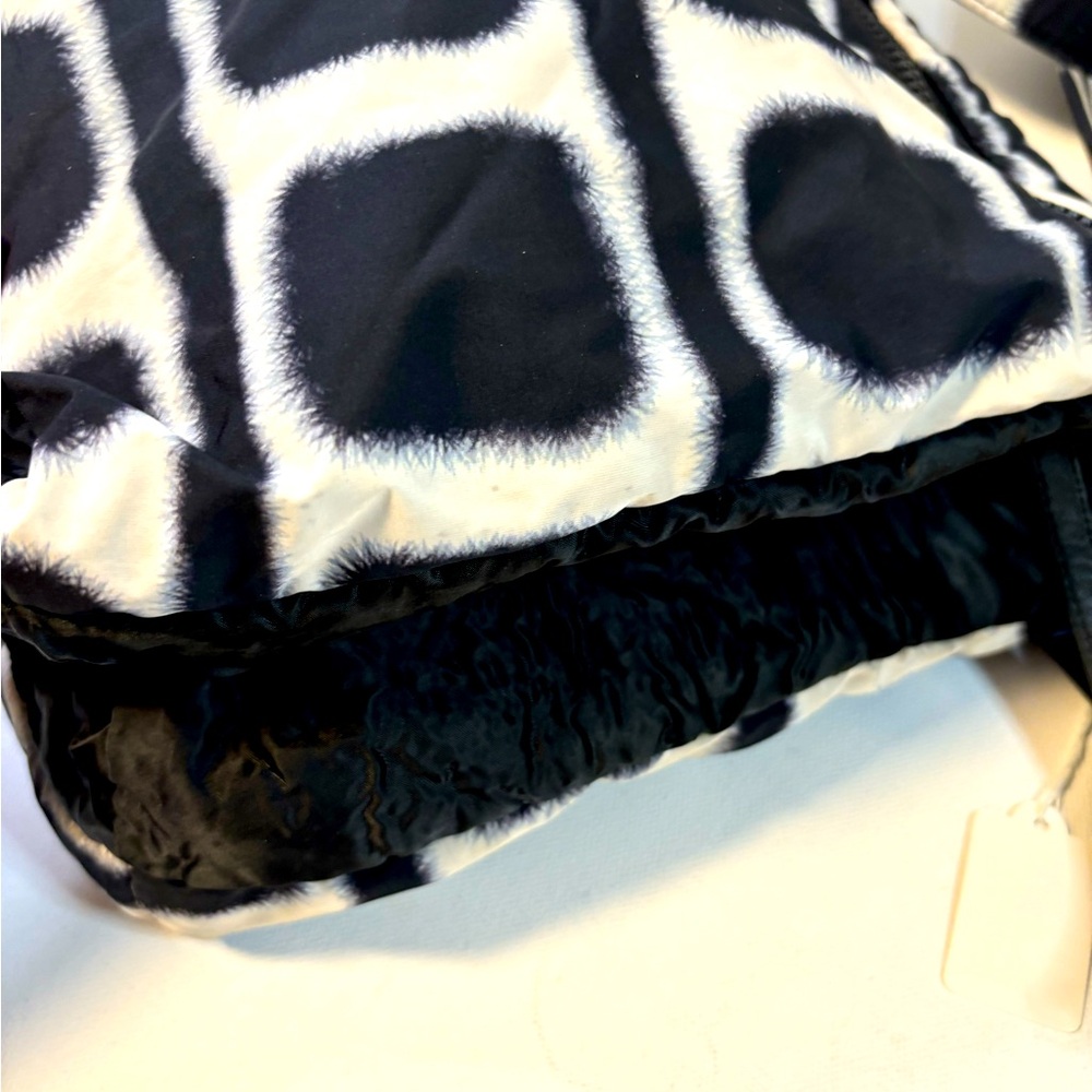 Chanel Messenger Bag - Picture 13 of 16